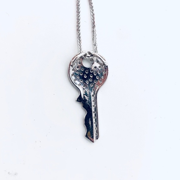 🤩SALE🤩Gold and diamond key pendant - Picture 4 of 6